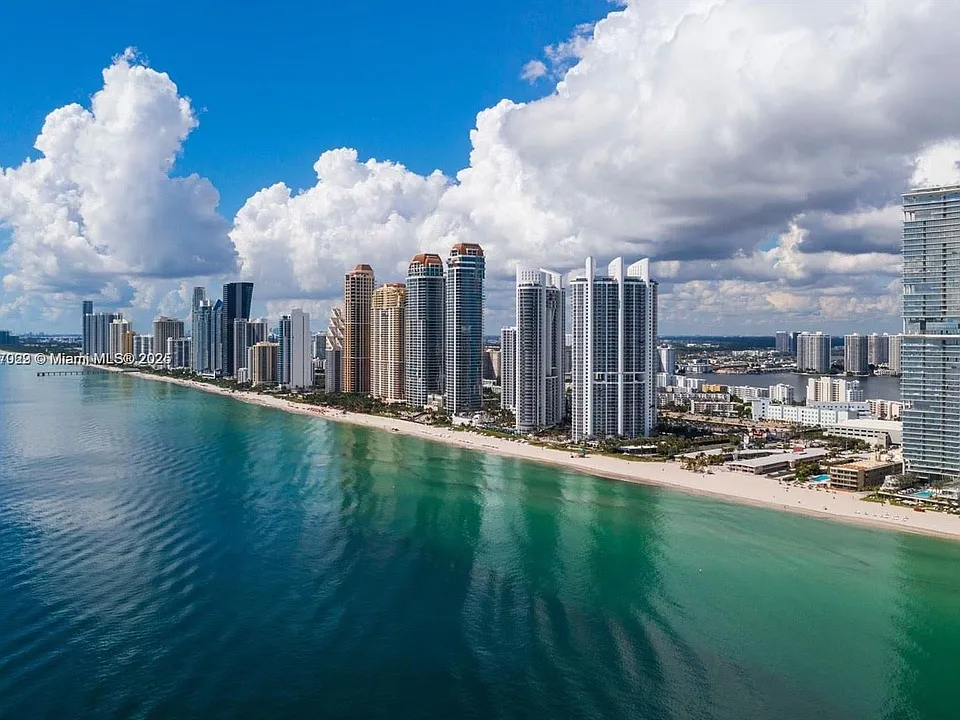 17121 Collins Ave #2307